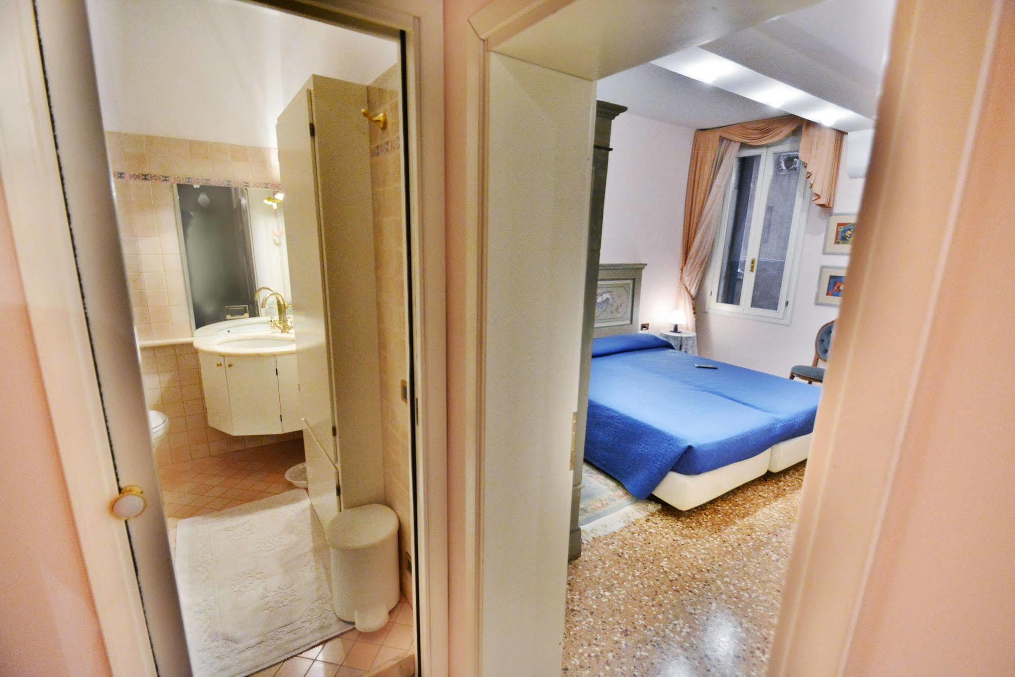 Ve.N.I.Ce. Cera Casa Del Sol Lejlighed Venedig Eksteriør billede
